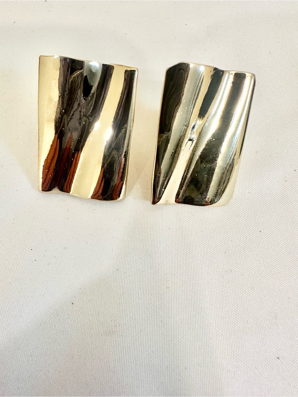 90s Vintage Sculpted Gold Clip-On Earrings